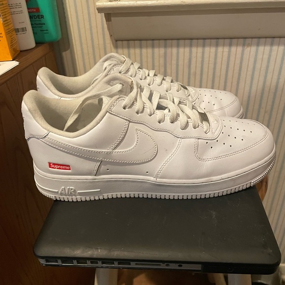 Nike Supreme Air Force One Low White Size 11.5 - Picture 2 of 6